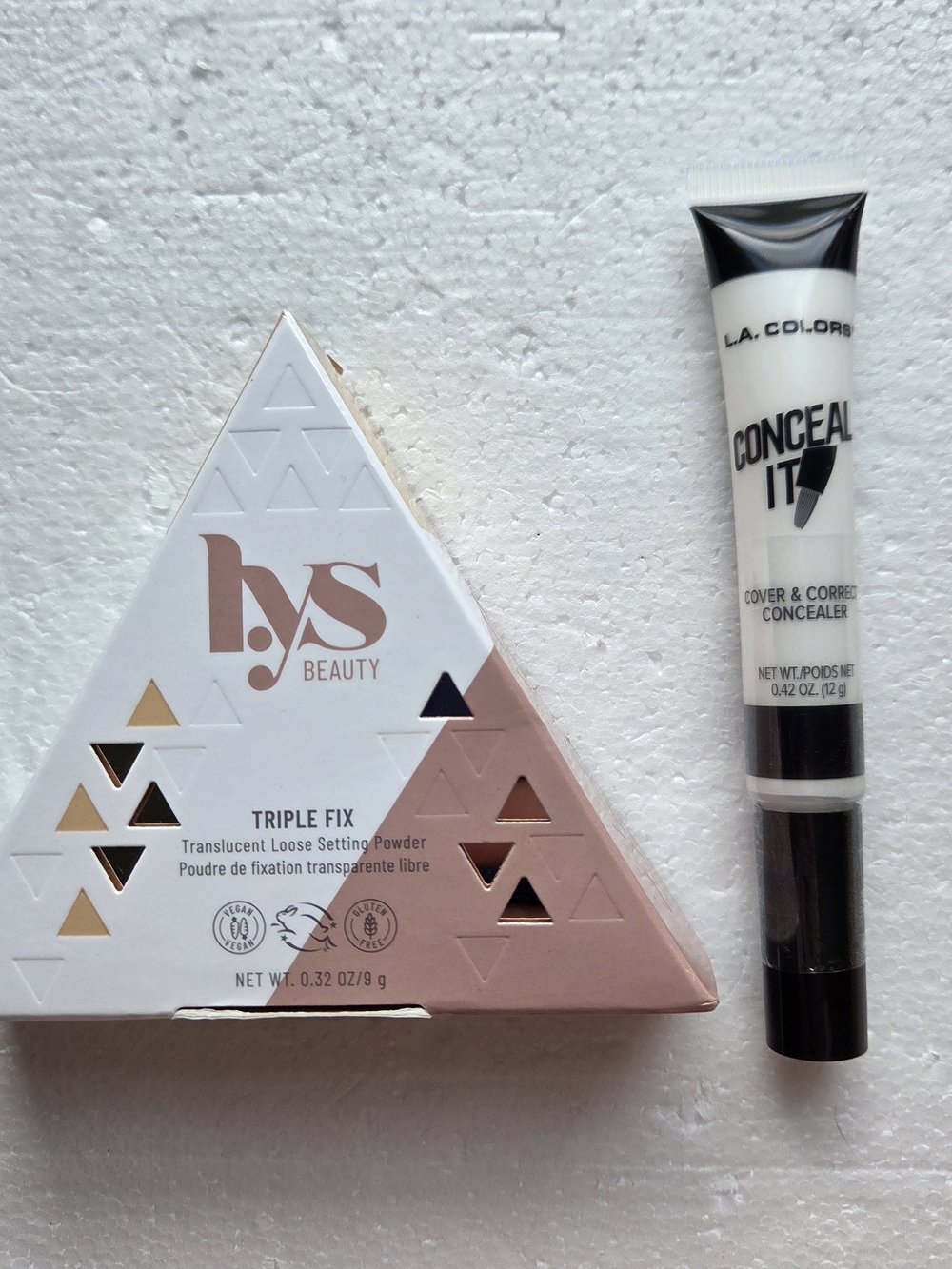 LYS Beauty Setting Powder & L.A. Colors White Concealer Bundle